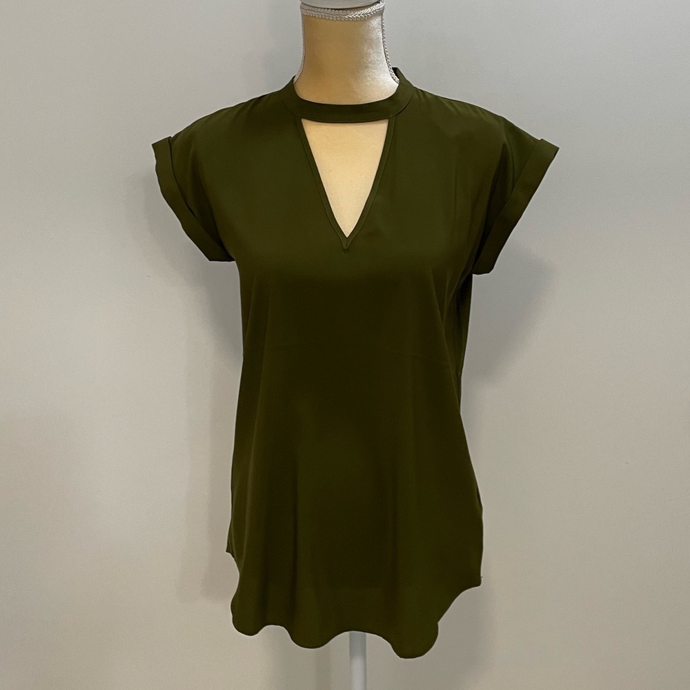 NWT Ladies Express V-Neck Shirt/Blouse